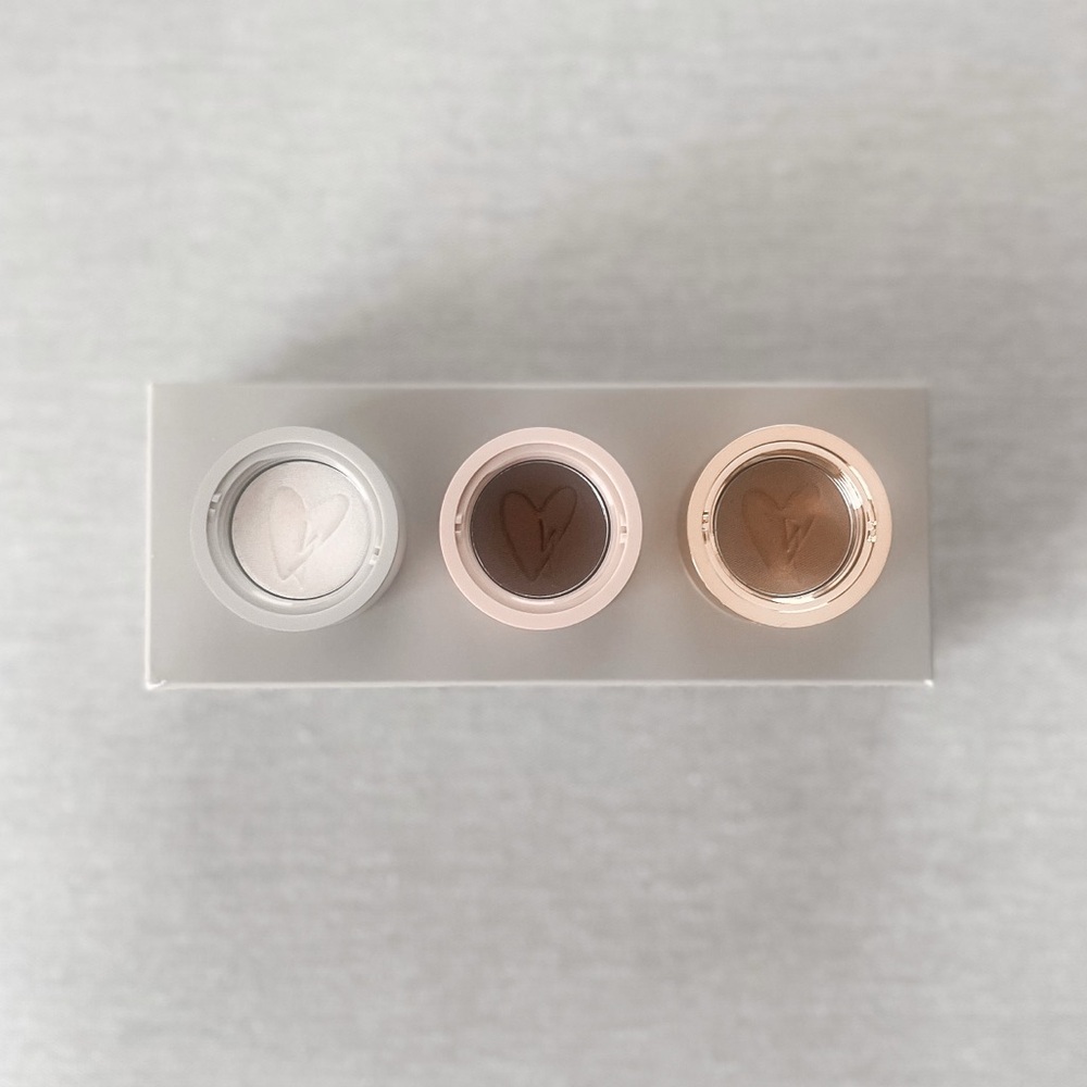 Heart-Embossed Makeup Trio - Cream, Brown, Tan